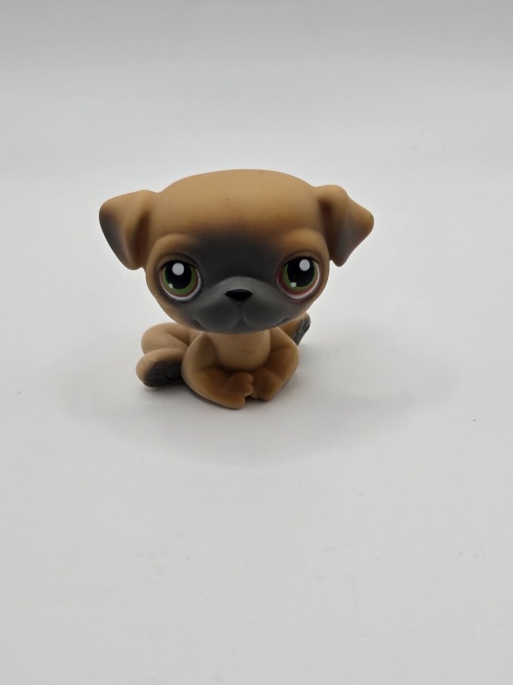 HASBRO LITTLEST PET SHOP LPS #2 BROWN PUG WITH GREEN EYES PUPPY DOG FIGURE